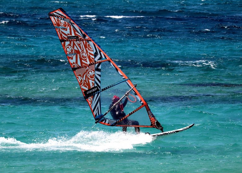 windsurfing-8039701-1280