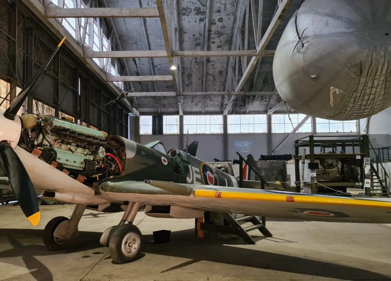 Spitfire & Ballon de barrage – D-Day Wings Museum