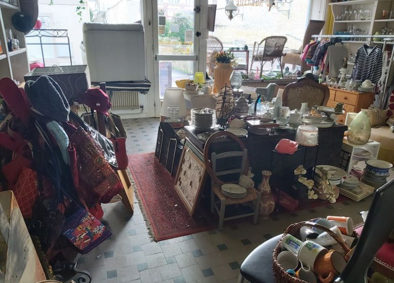 la-sainte-aubaine-boutique-brocante-2