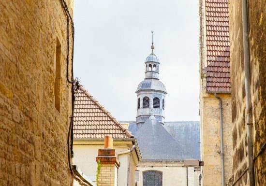 La place de la République et Notre-Dame de la Gloriette... Le 3 déc 2024