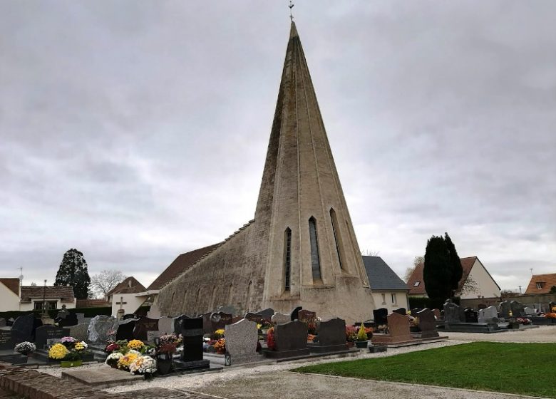 Vue extérieure de l'Eglise Notre Dame des labours à Saint-Manvieu-Norrey