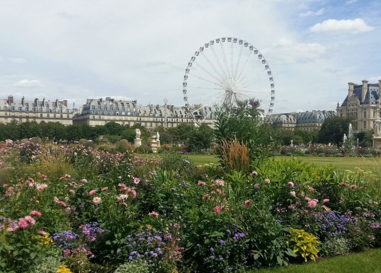 Le jardin des Tuileries et la grande roue de la fête foraine, juillet 2020