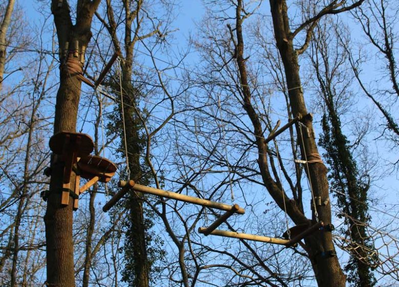 Passage dans les arbres Calvados©Accrofury