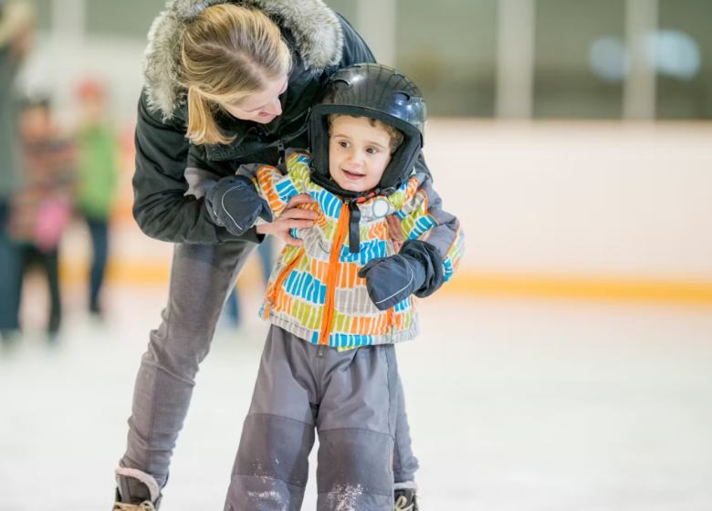 Patinoire avec famille