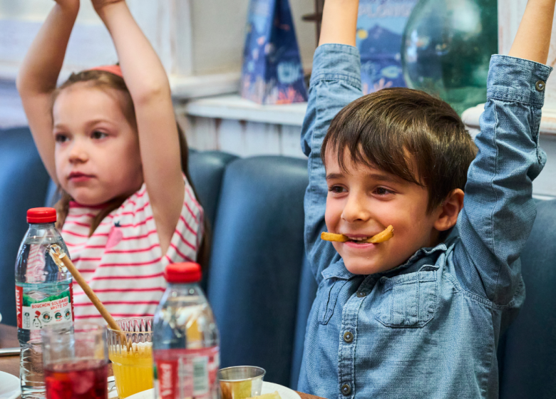 Enfanst au Restaurant Léon à Mondeville Caen en Normandie